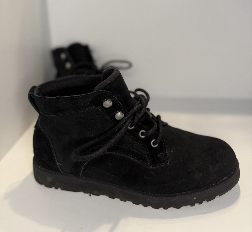 UGG Bethany Boots Black Suede Wool Sheepskin Lining Women’s Size 8